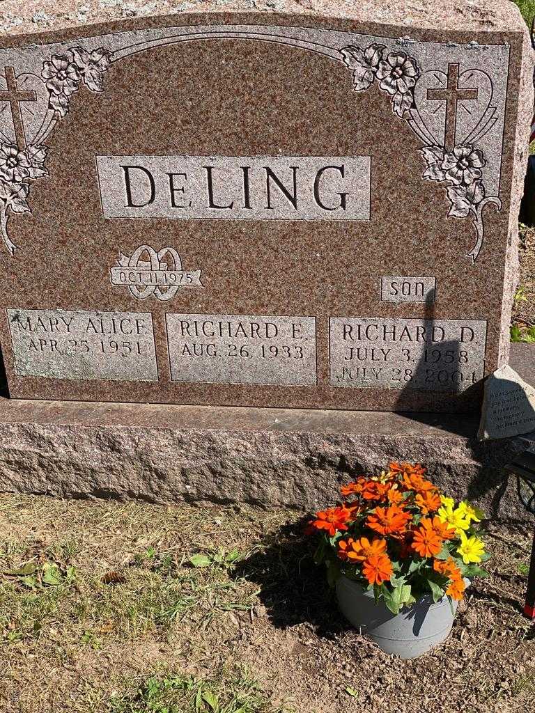 Richard Dean "JOLLY" DeLing's grave. Photo 1