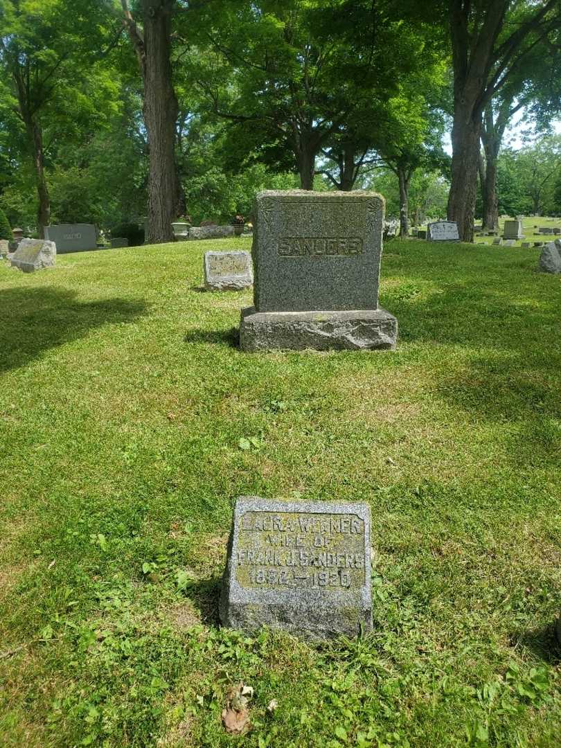 Laura Sanders Werner's grave. Photo 1