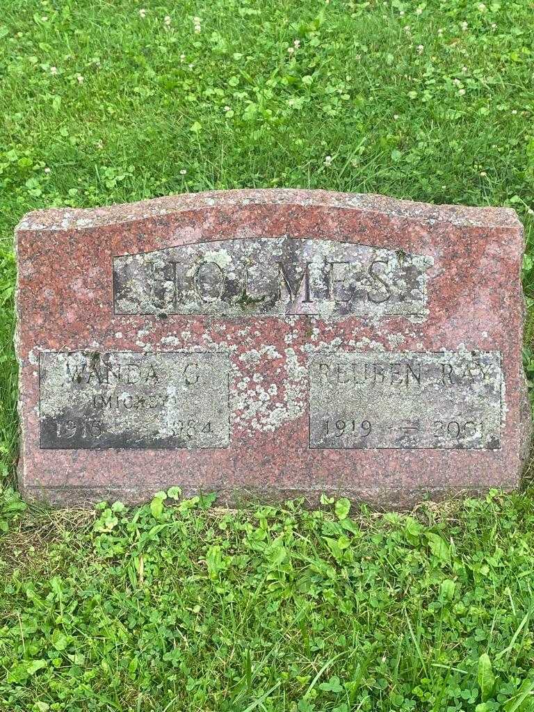 Wanda C. Holmes's grave. Photo 3