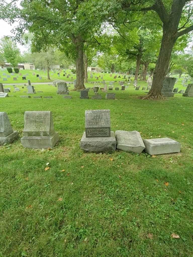 Philipine Heitzman's grave. Photo 2