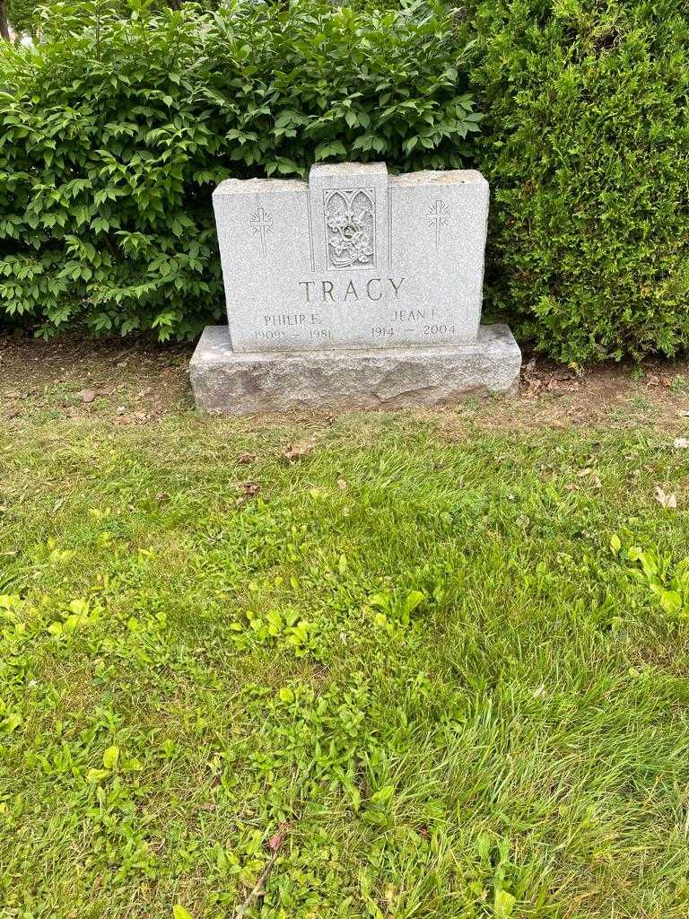 Philip E. Tracy's grave. Photo 2