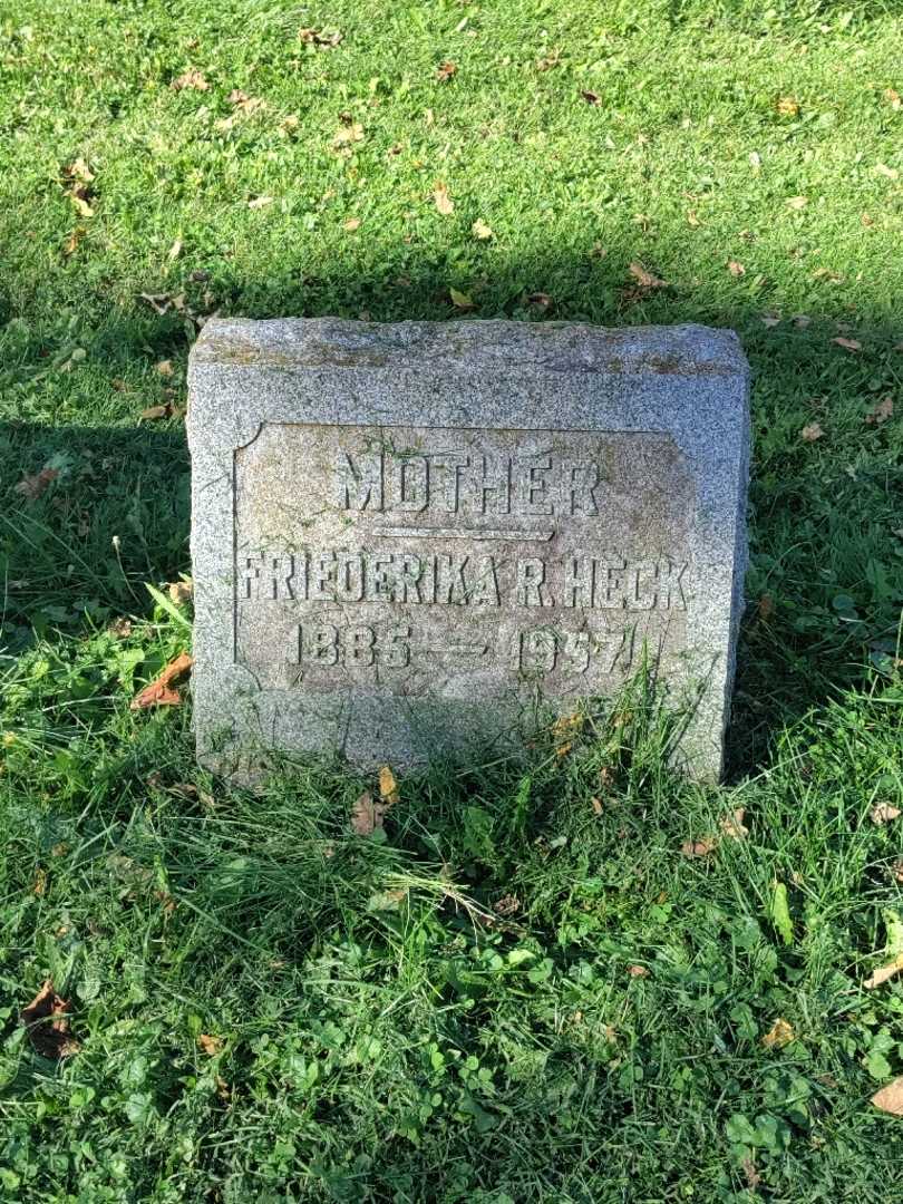 Friederika Rosina Heck's grave. Photo 2