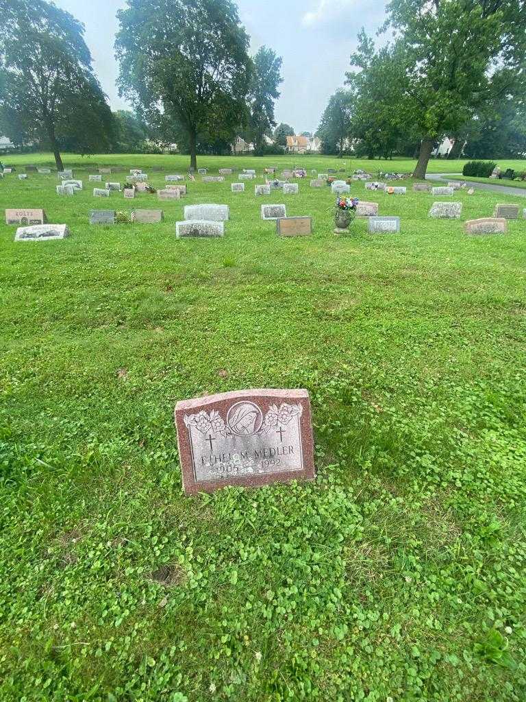 Ethel M. Medler's grave. Photo 1