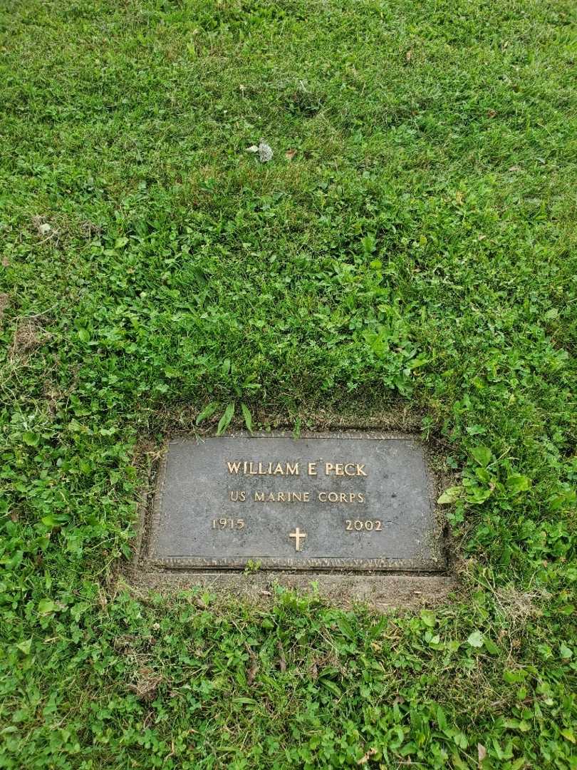 William Edward Peck's grave. Photo 3