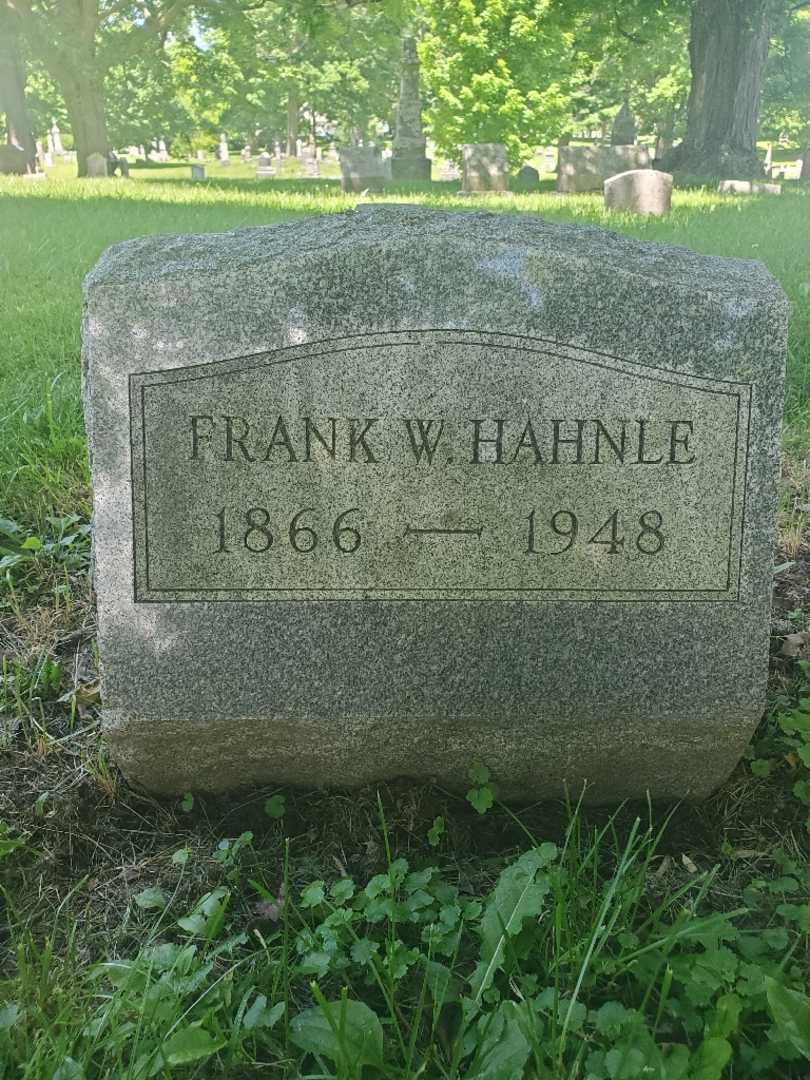 Frank William Hahnle's grave. Photo 1