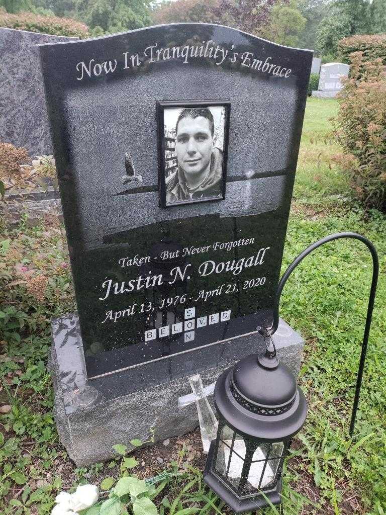 Justin N. Dougall's grave. Photo 3
