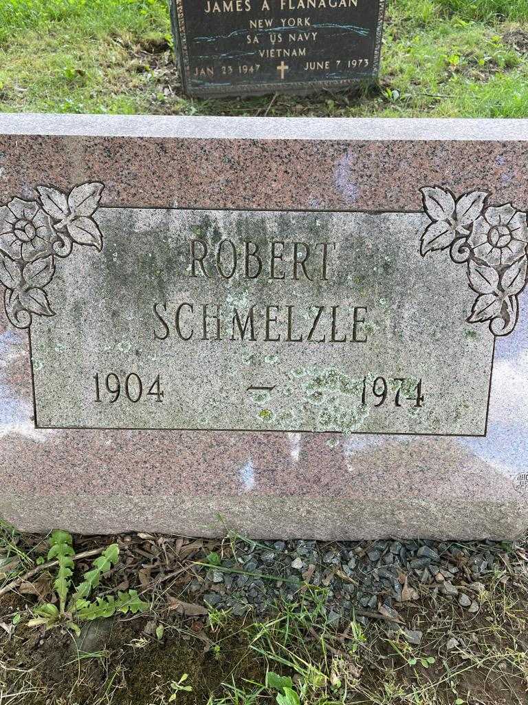 Robert Schmelzle's grave. Photo 3