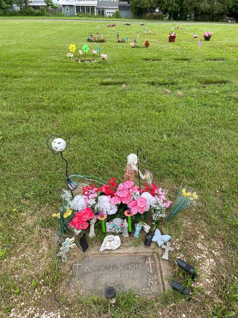 Kara J. Schoff's grave. Photo 2