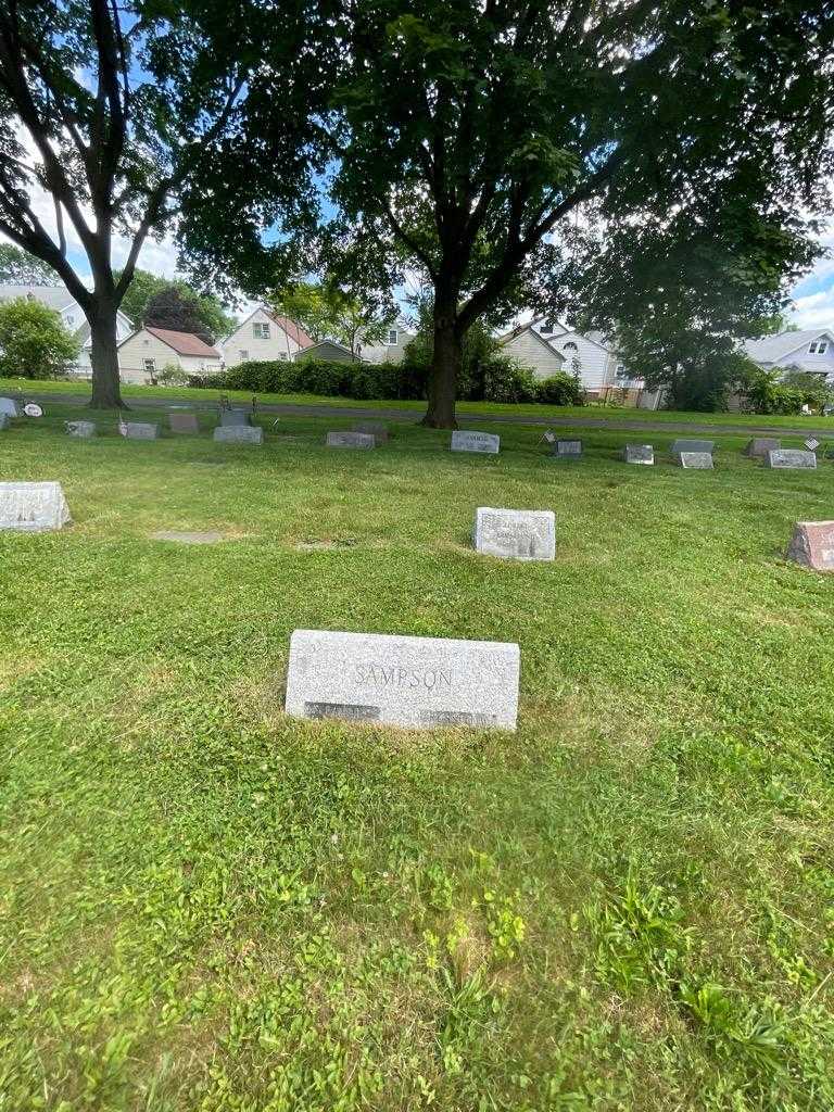 Russell Sampson's grave. Photo 1