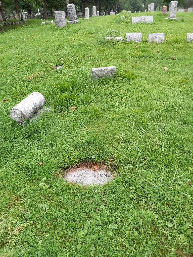 Lloyd C. Stone's grave. Photo 3