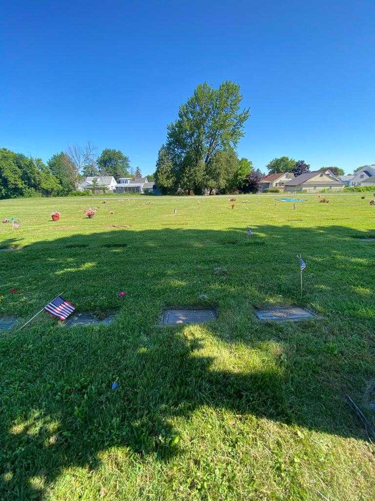 Grace C. Nugent's grave. Photo 1