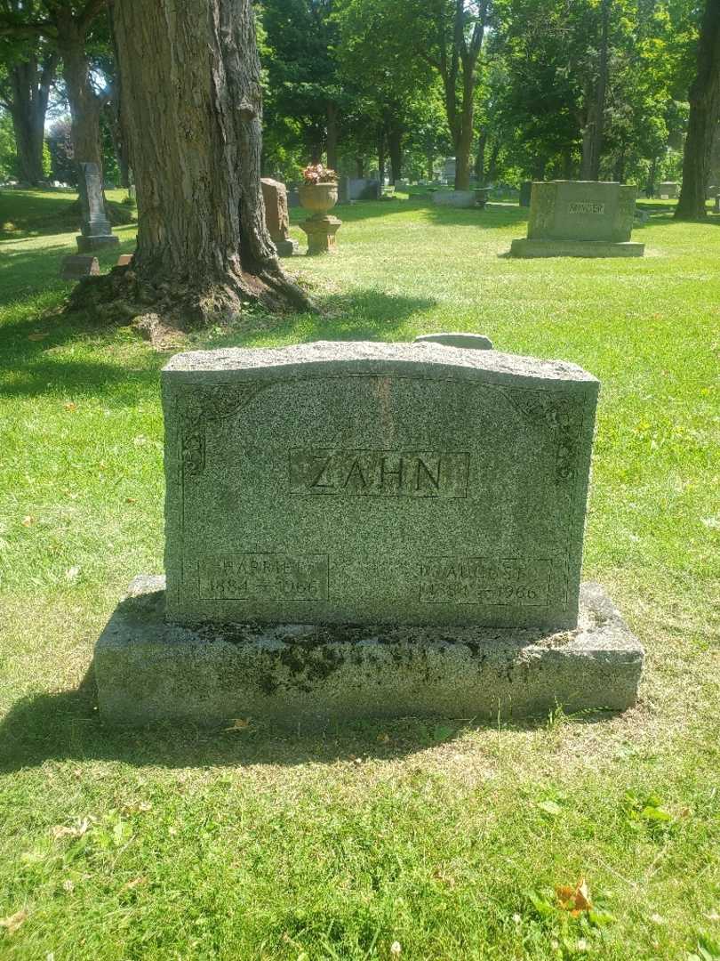 August W. Zahn's grave. Photo 2