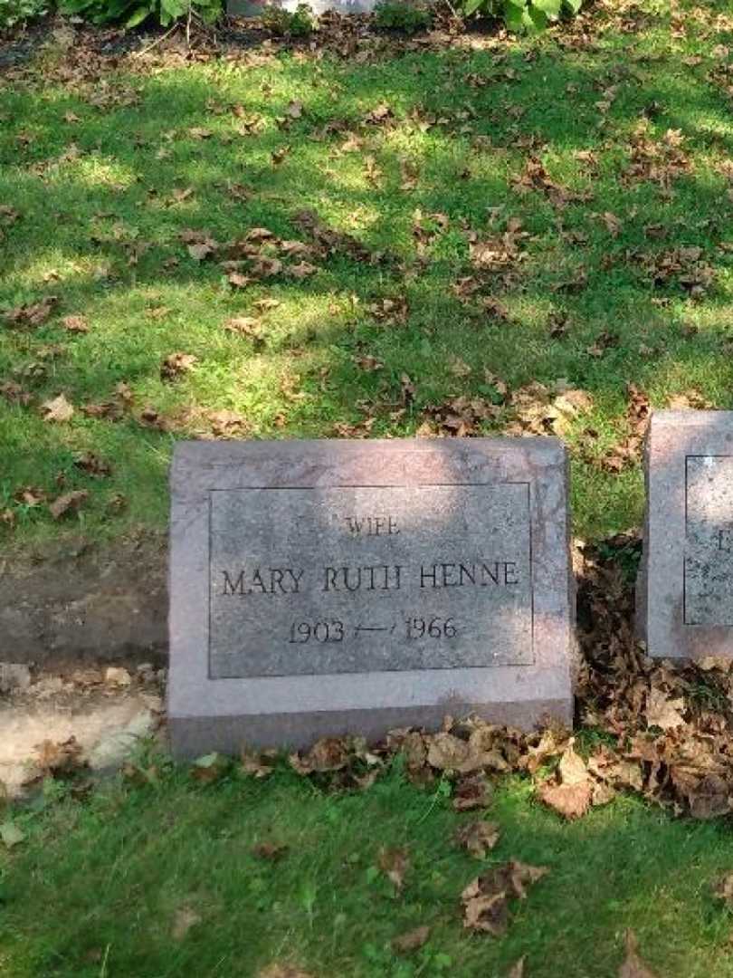 Mary Ruth Henne's grave. Photo 3