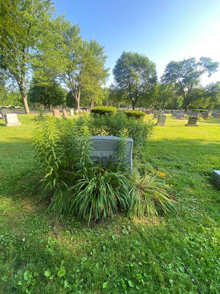 Emela Walmsley's grave. Photo 1