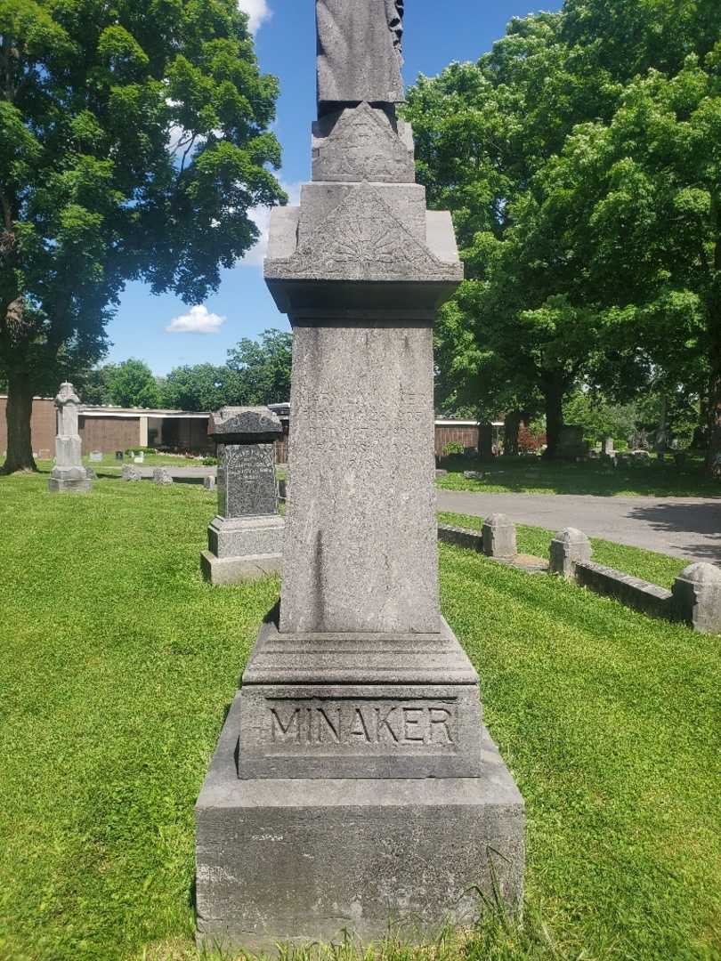 Mary Louise Minaker's grave. Photo 3