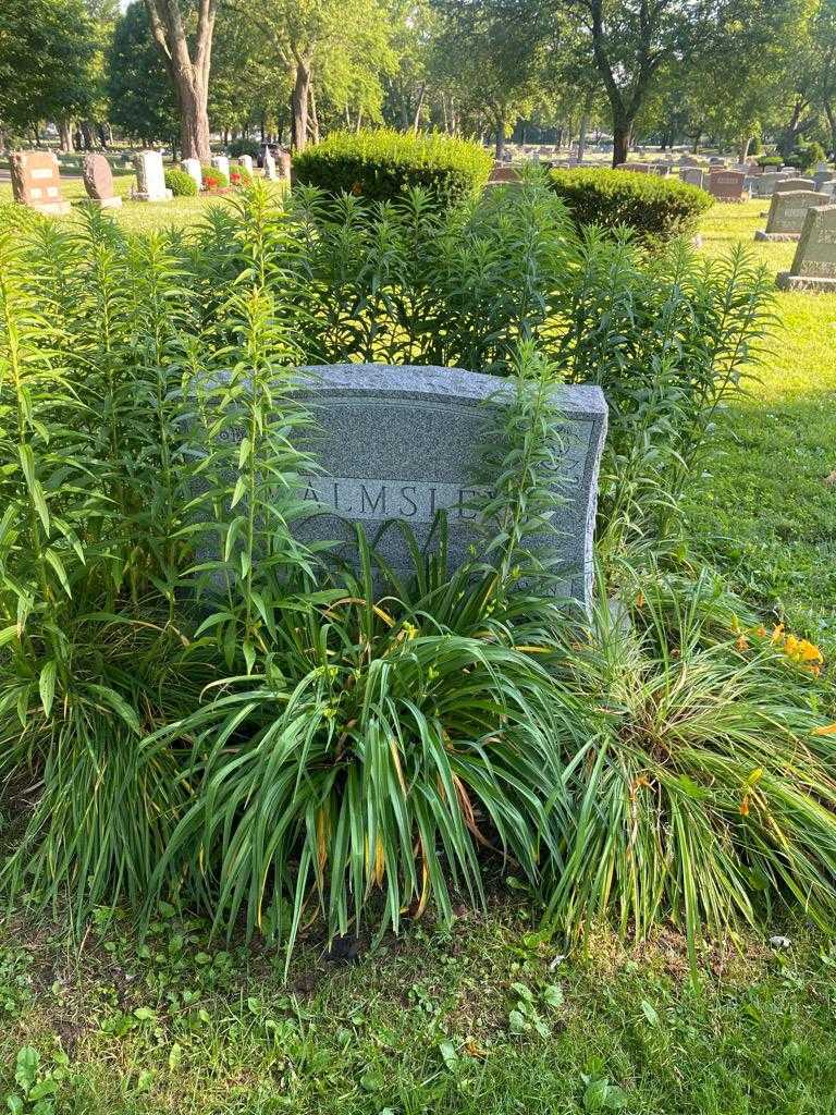 Emela Walmsley's grave. Photo 2