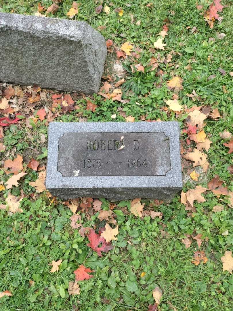 Robert D. Conine's grave. Photo 3