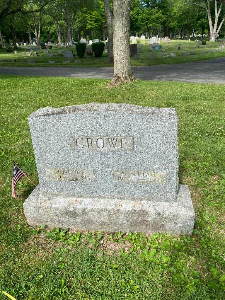 Alberta E. Crowe's grave. Photo 2