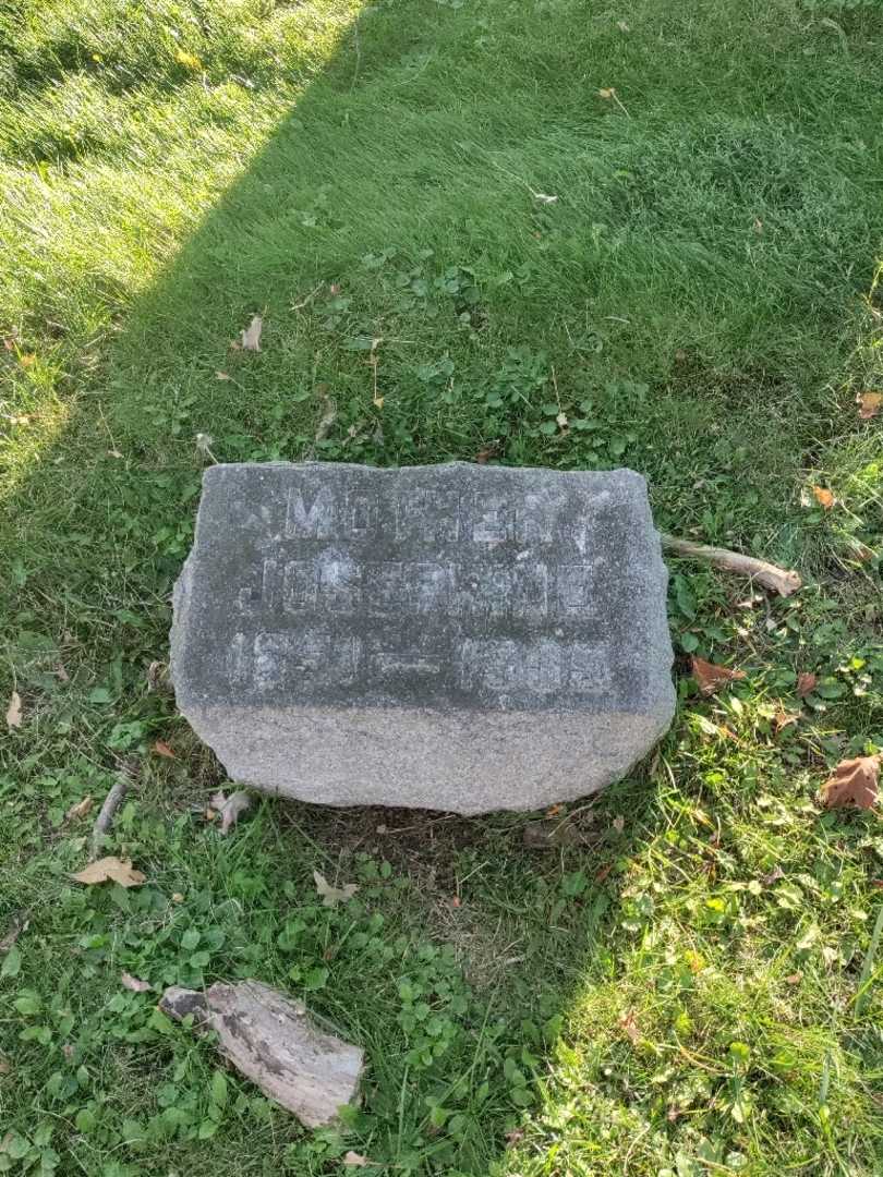 Josephine Fesenmeyer's grave. Photo 2