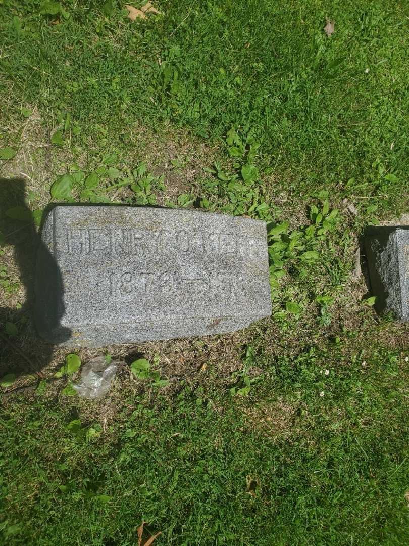 Henry O. Kiefer's grave. Photo 4