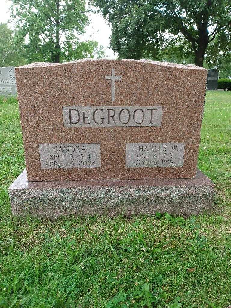 Charles W. De Groot's grave. Photo 1