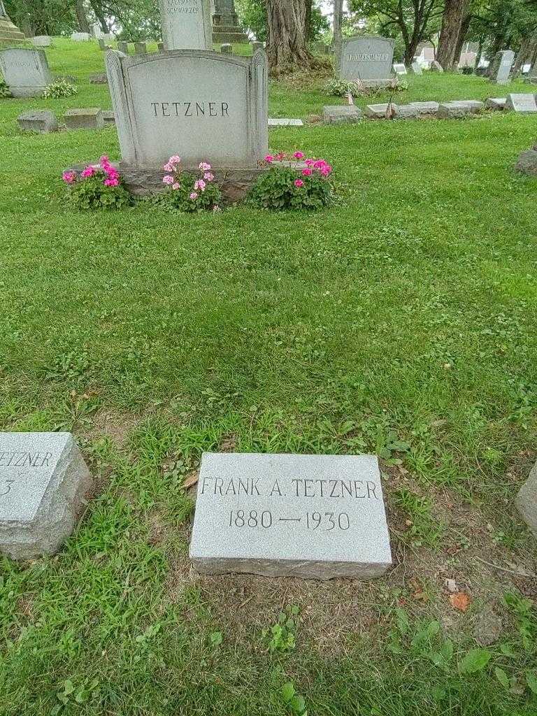 Frank A. Tetzner's grave. Photo 1
