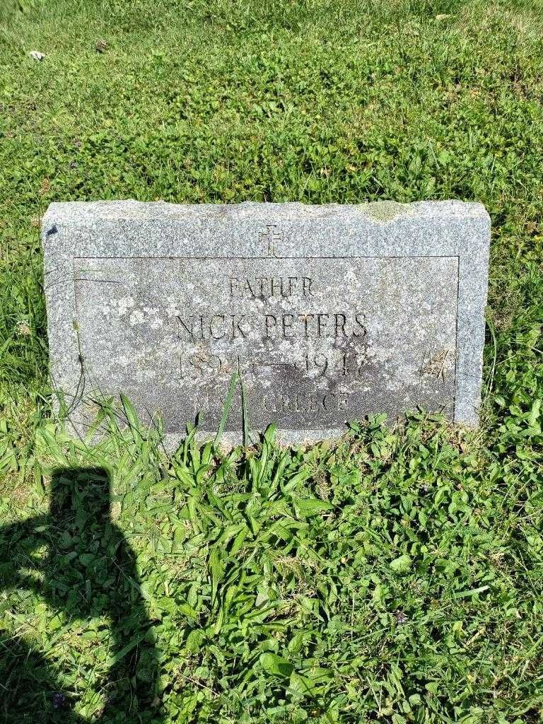 Nick Peters's grave. Photo 2