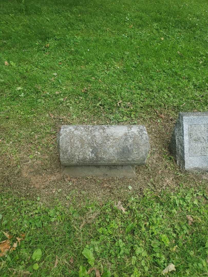 Emma Miller's grave. Photo 2