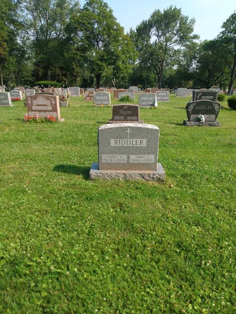 John F. Riddler's grave. Photo 1