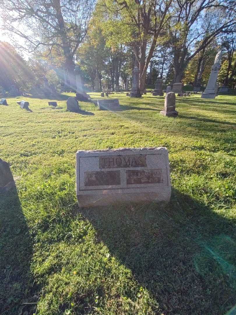 Florence S. Thomas's grave. Photo 1