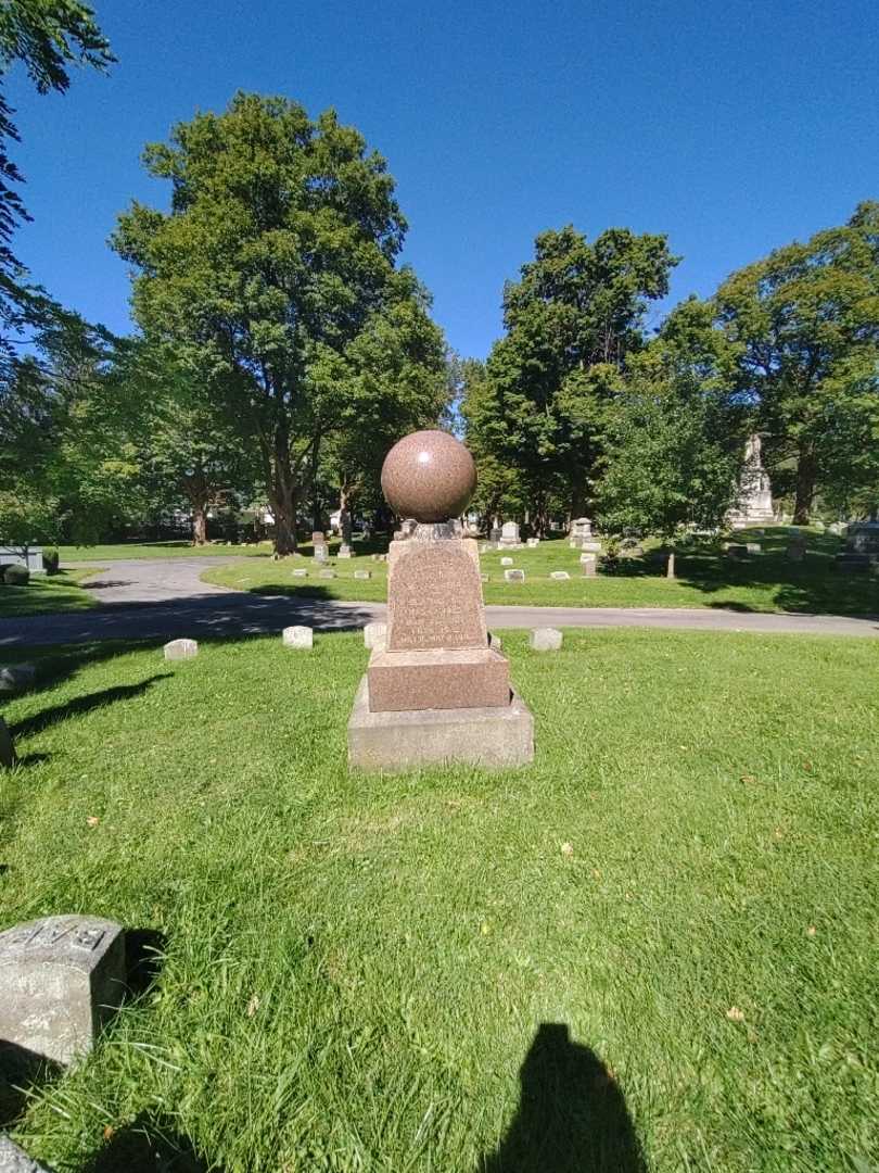 Charles Scholl's grave. Photo 1