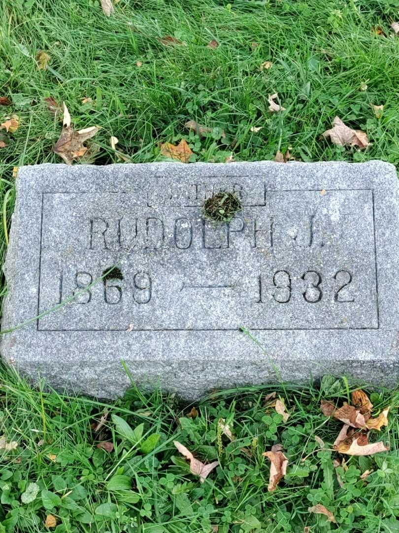 Rudolph J. Seibert's grave. Photo 3
