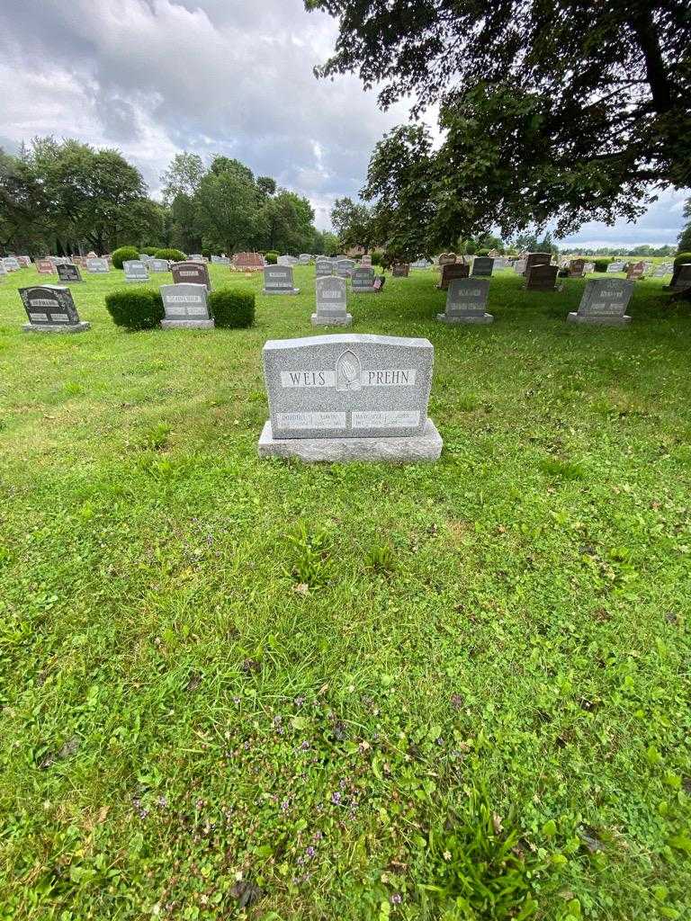 Edwin Weis's grave. Photo 1