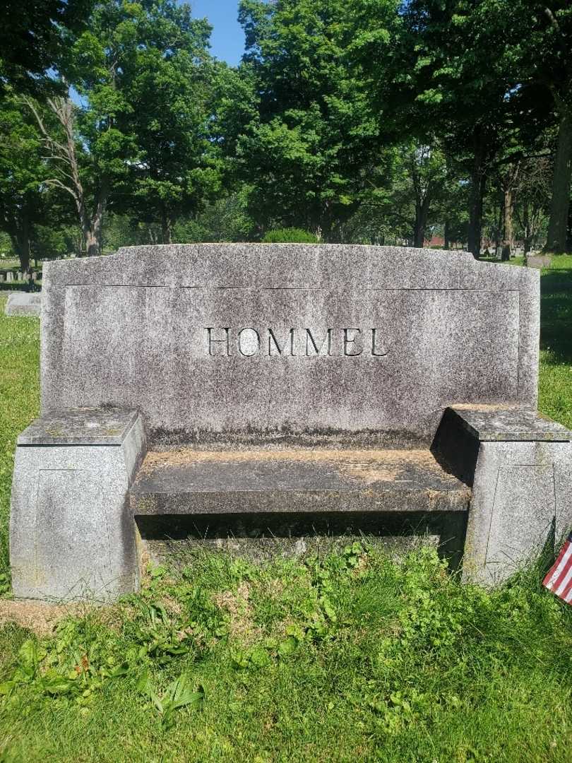 Elizabeth Hommel's grave. Photo 4