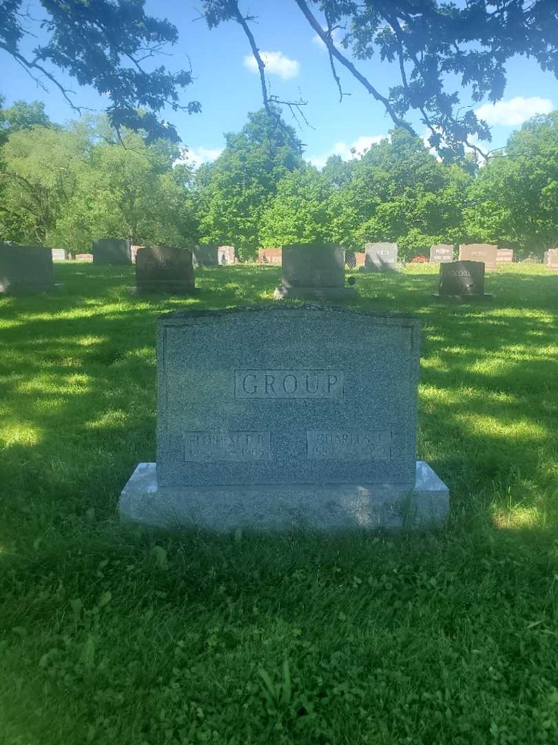 Florence B. Group's grave. Photo 2