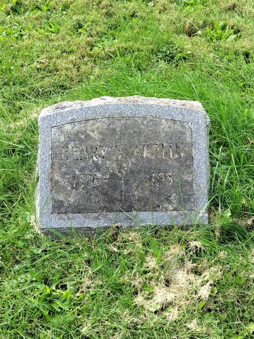 Henry T. Applin's grave. Photo 3