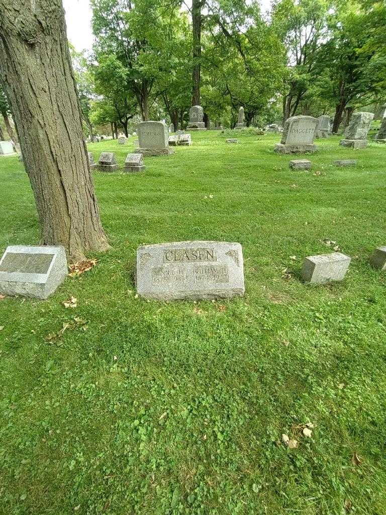 William H. Clasen's grave. Photo 1