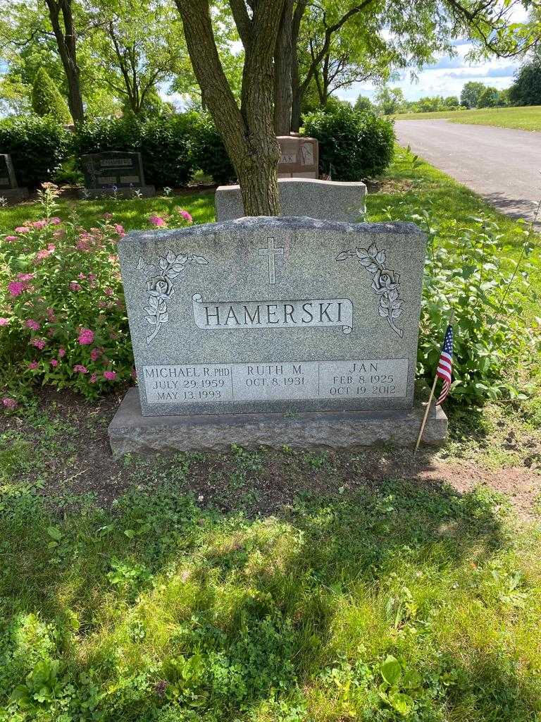Ruth M. Hamerski's grave. Photo 3