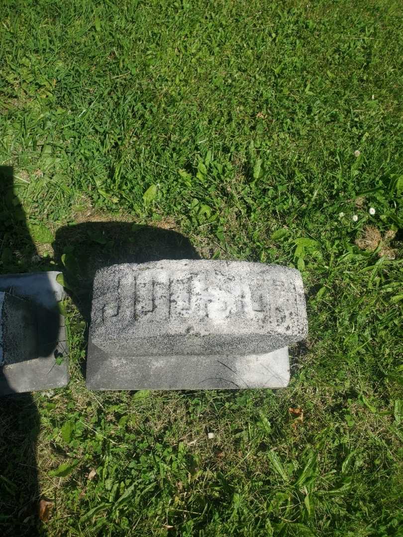Judson McKinley's grave. Photo 4
