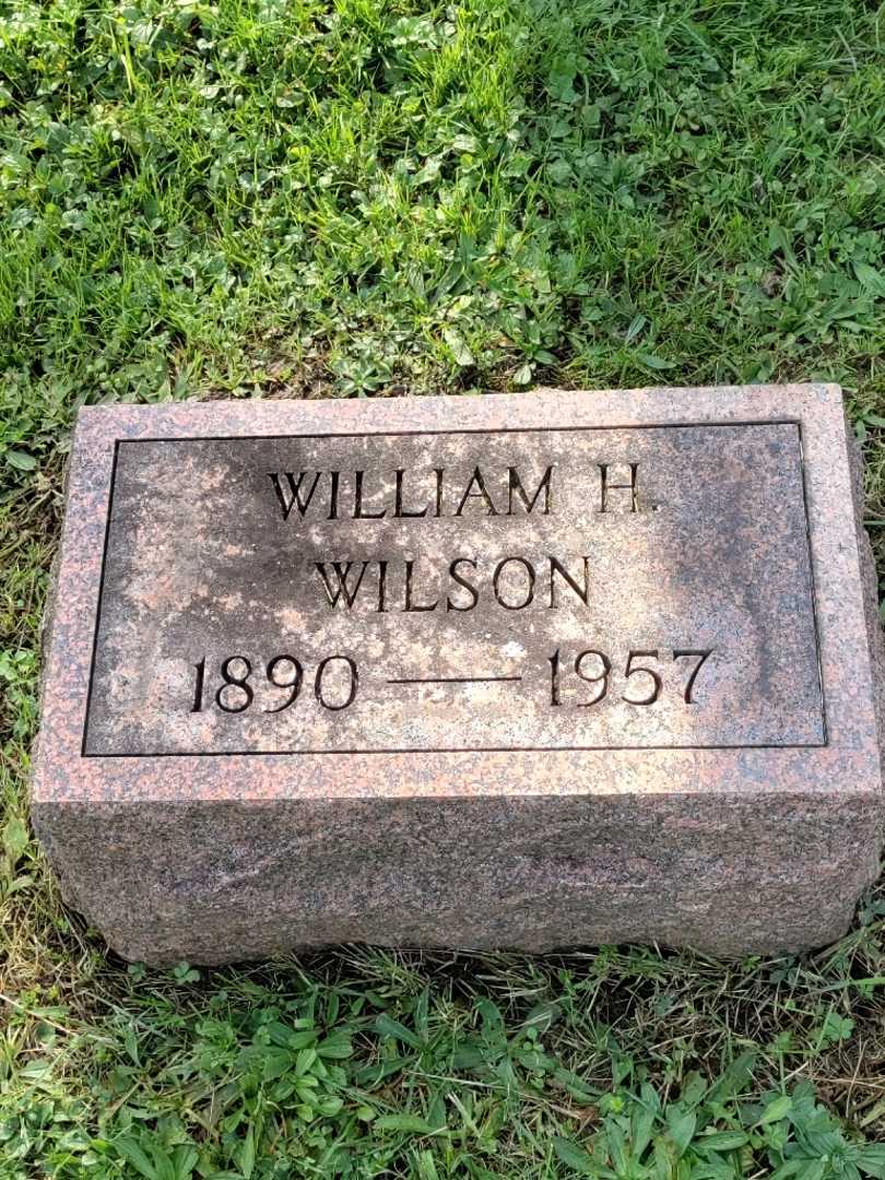 William H. Wilson's grave. Photo 4