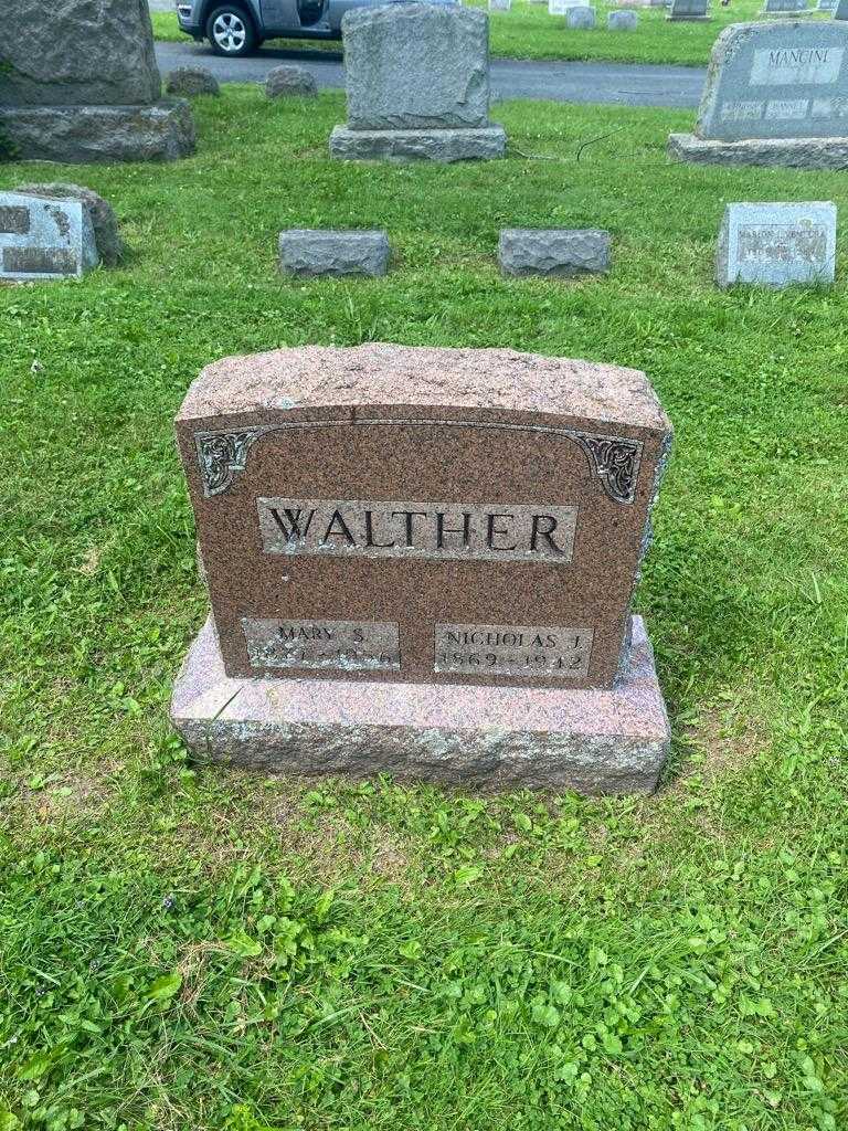 Nicholas J. Walther's grave. Photo 1