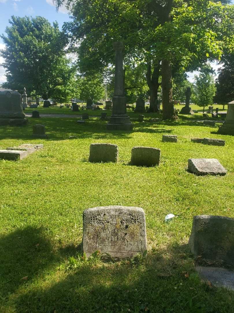 Mabel A. Wells's grave. Photo 2