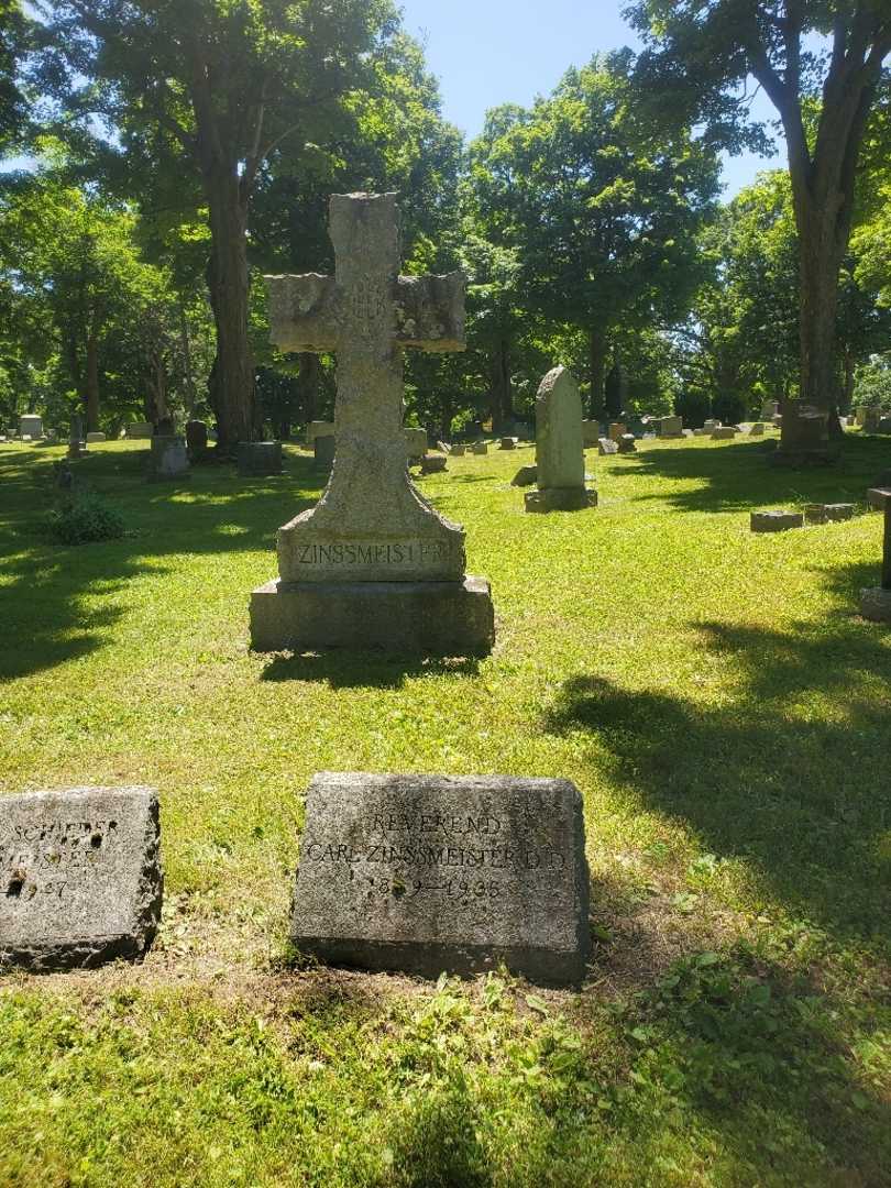 Reverend Carl Zinssmeister's grave. Photo 1