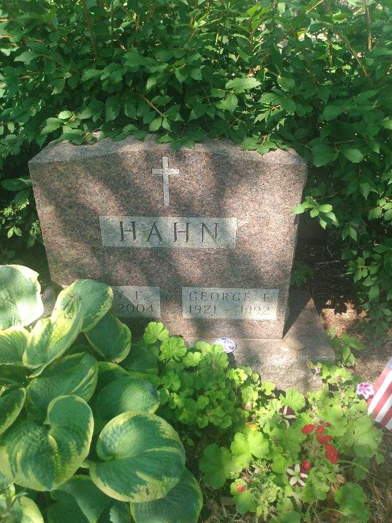 Mary E. Hahn's grave. Photo 2