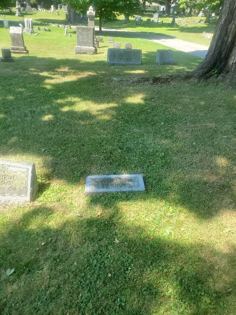 Caroline A. Sawyer's grave. Photo 2