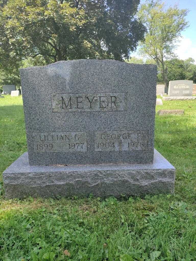 Lillian G. Meyer's grave. Photo 3