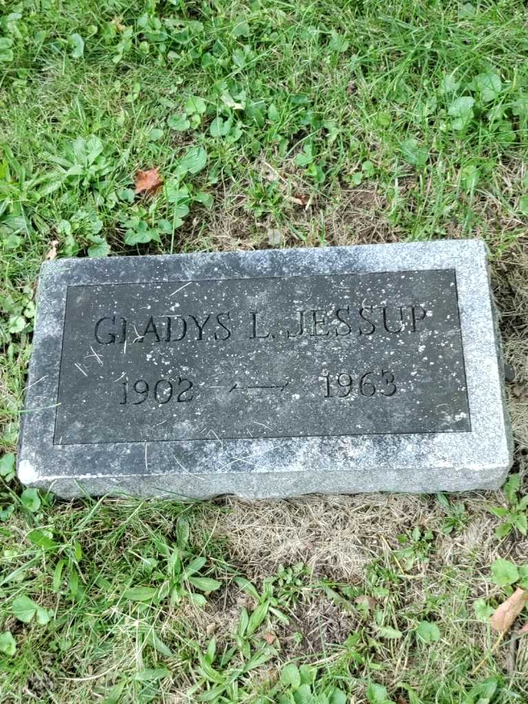 Gladys Long Jessup's grave. Photo 3