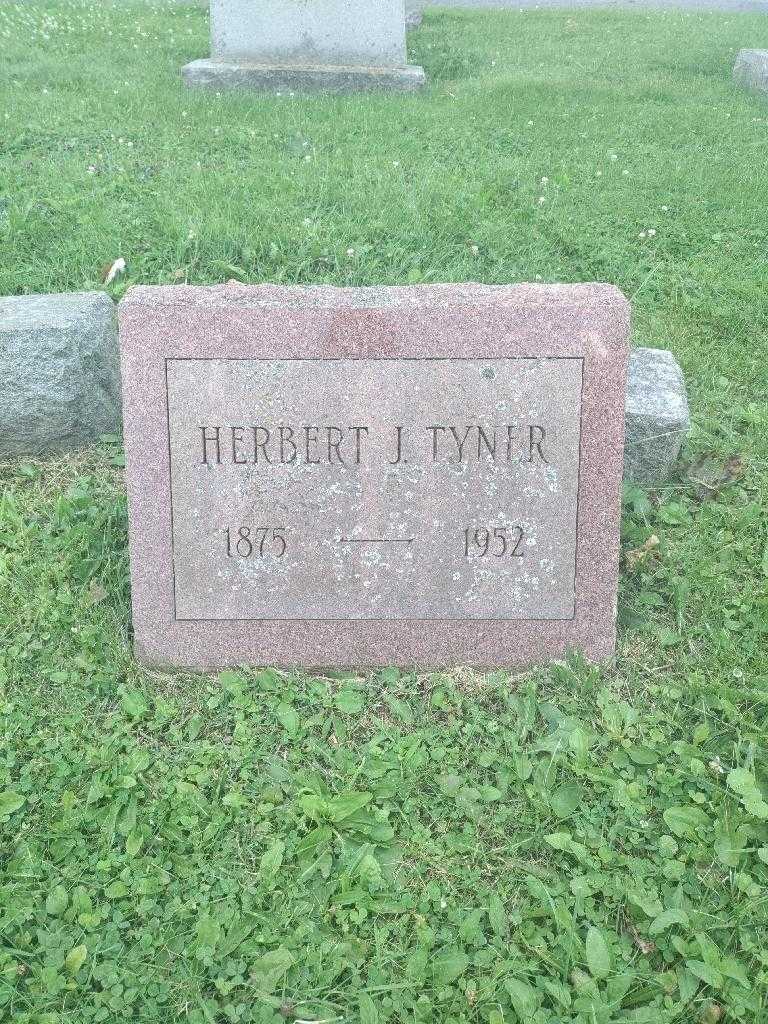 Herbert J. Tyner's grave. Photo 3