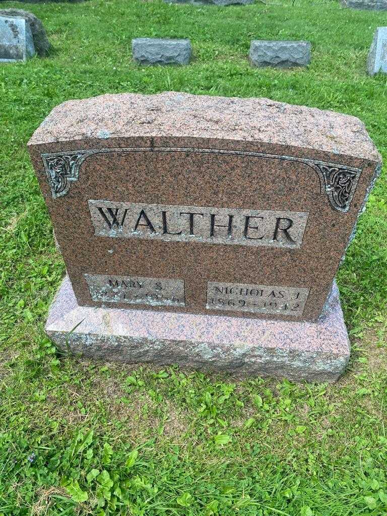 Nicholas J. Walther's grave. Photo 2