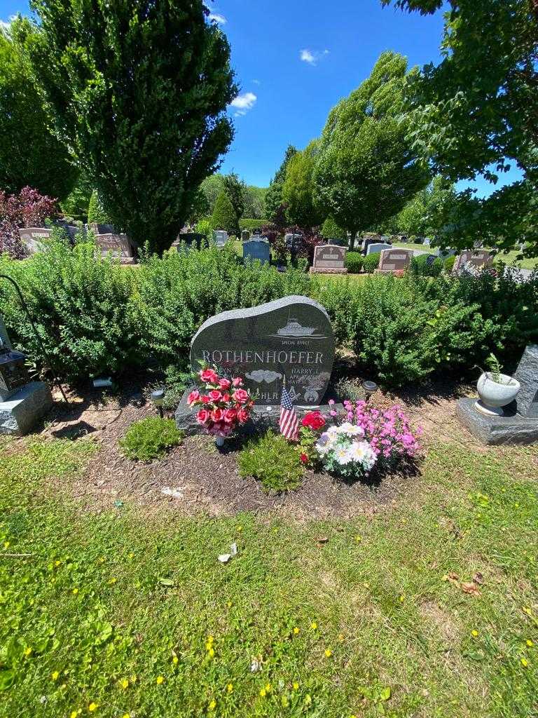 Harry L. Rothenhoefer's grave. Photo 1